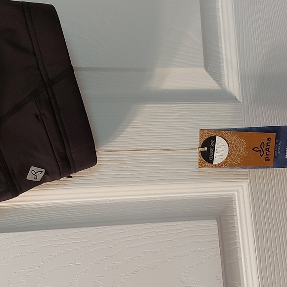 NWT Prana Ergo Leggings Stargazer, Black and Gray Size Medium - Picture 4 of 6